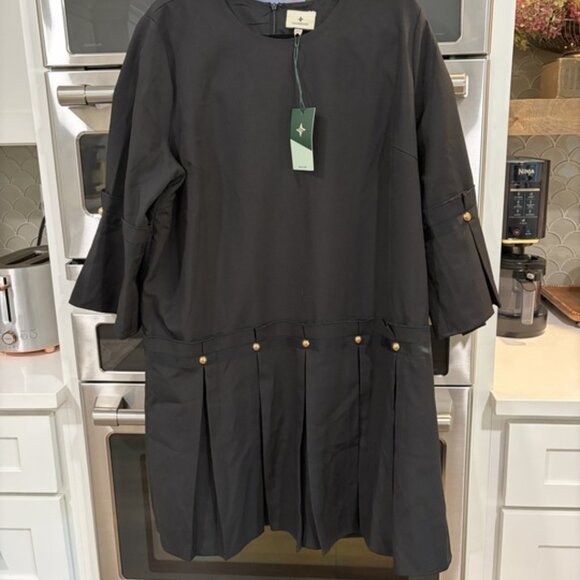 Tuckernuck Kennedy Dress black with gold hardware pleated short sleeve XXL - Picture 3 of 3